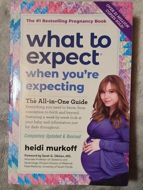 What to Expect When You're Expecting by Heidi Murkoff - Purple Cover
